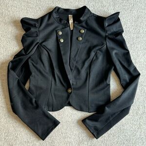 Mónaco black cropped blazer with gold buttons